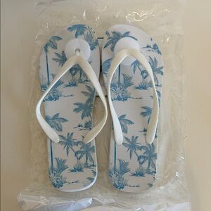 NEW Unisex White and Blue Flip Flops Size 40-41 with Blue Palm Tree Print